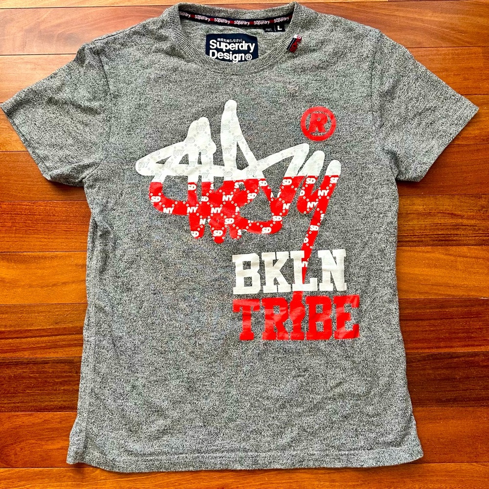 Men’s Superdry NYC t-shirt size L gray